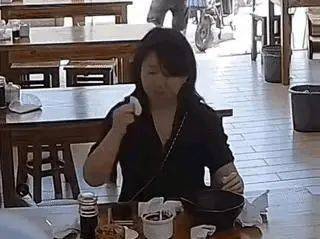 介入可能面临严重后果此次难以逃避电子pg游戏女子丢弃纸巾后续：(图18)